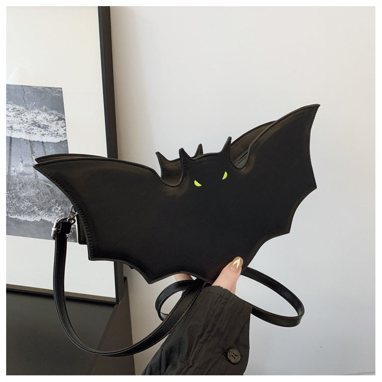🦇🌙 Batwing Nocturne – The Bat Messenger Bag ✨