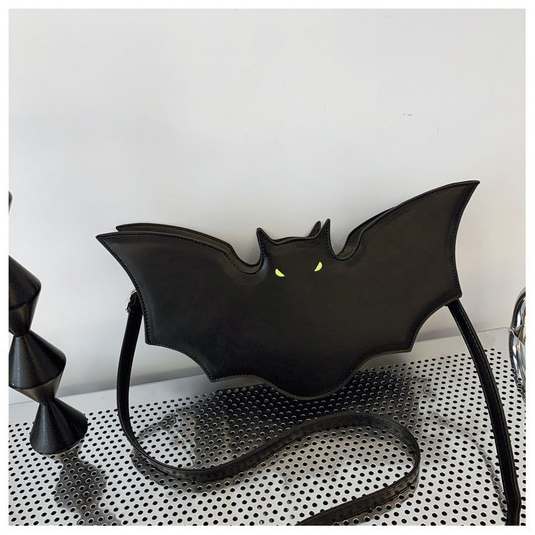 🦇🌙 Batwing Nocturne – The Bat Messenger Bag ✨