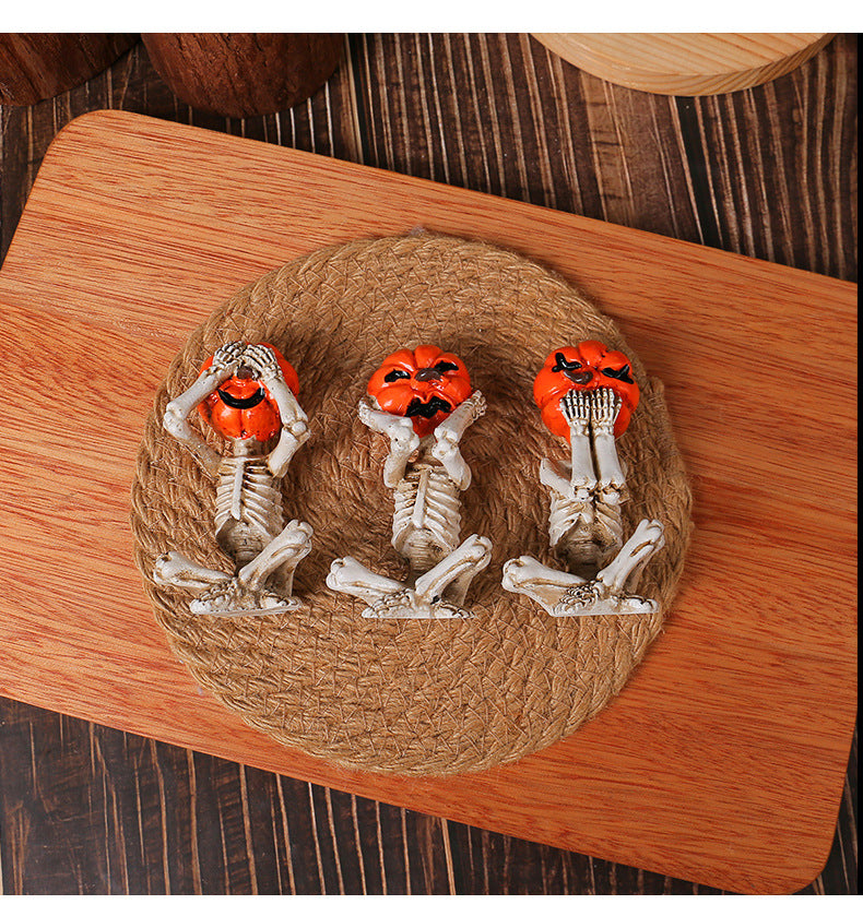 🎃💀 Haunted Visage – Pumpkin Skull Doll Ornament 🕸️