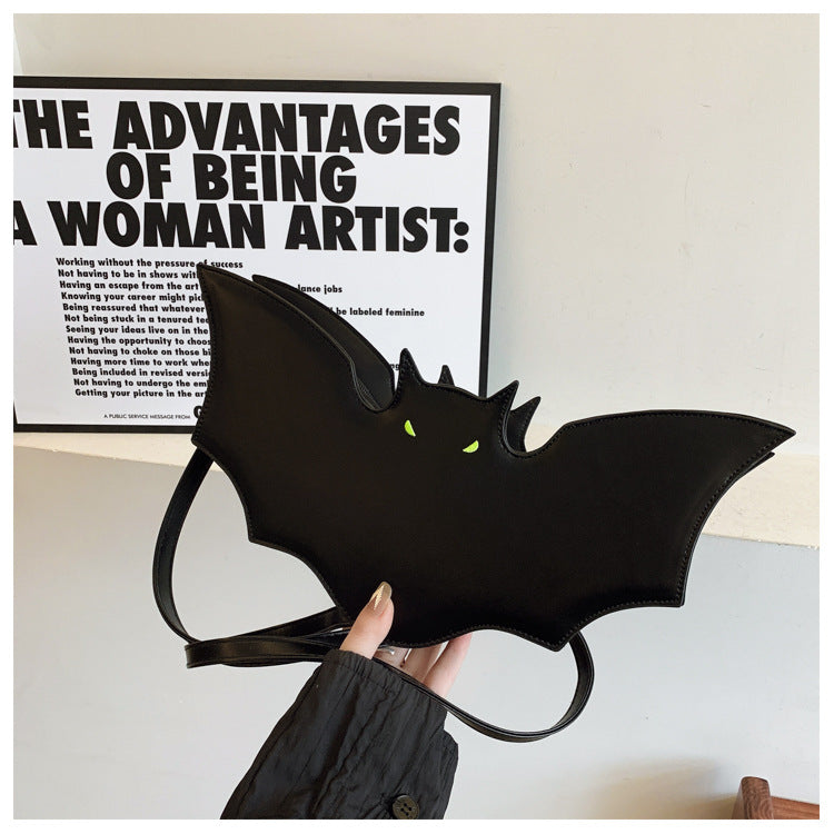 🦇🌙 Batwing Nocturne – The Bat Messenger Bag ✨